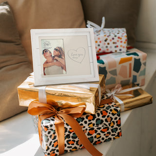 Love 10" x 8.5" Frame (Holds 4" x 6" Photo)